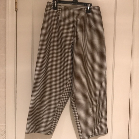 Ann Taylor capri set - Picture 2 of 7